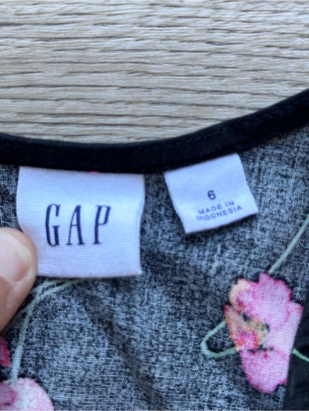 GAP Black Floral Fit & Flare Dress Size 6 - Picture 4 of 7